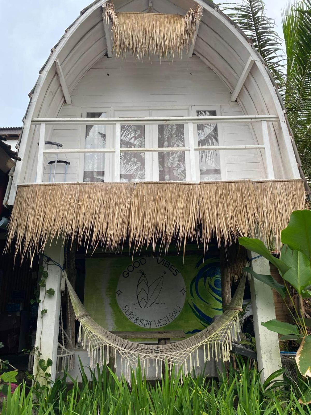 Medewi Good Vibes Stay&Surf Jembrana Quarto foto
